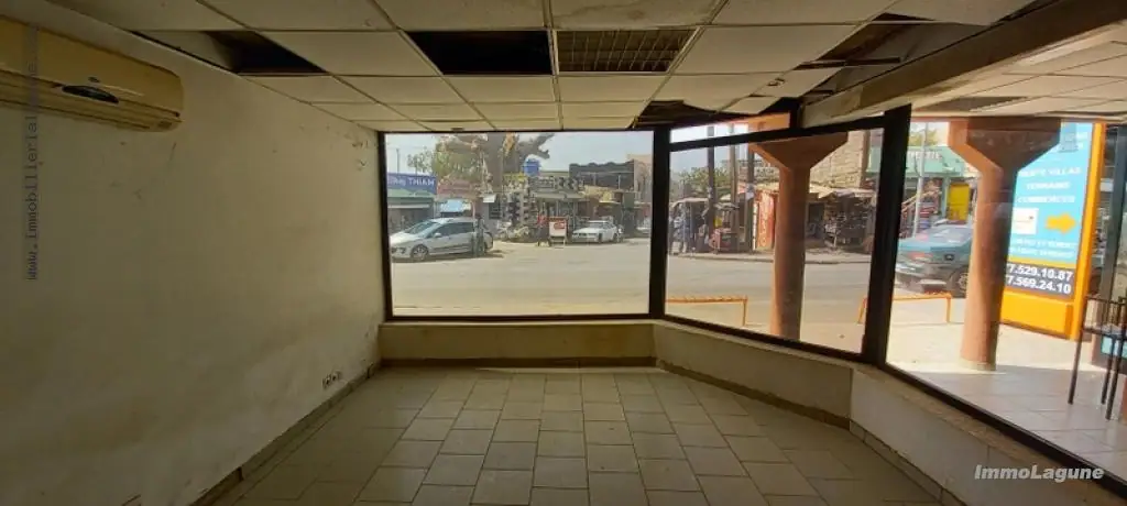Commerce à Saly — référence C2877