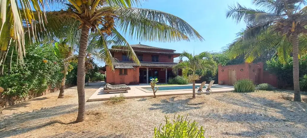Villa 325 m² à Warang — photo 2