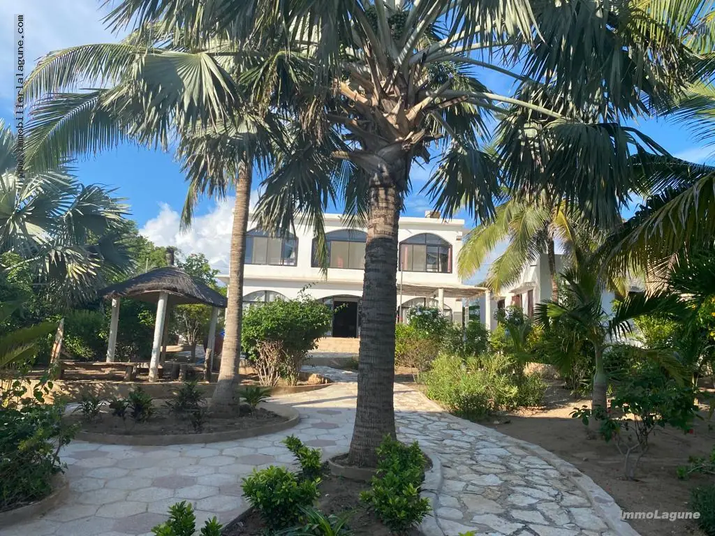 Villa à Mbour — référence V2936