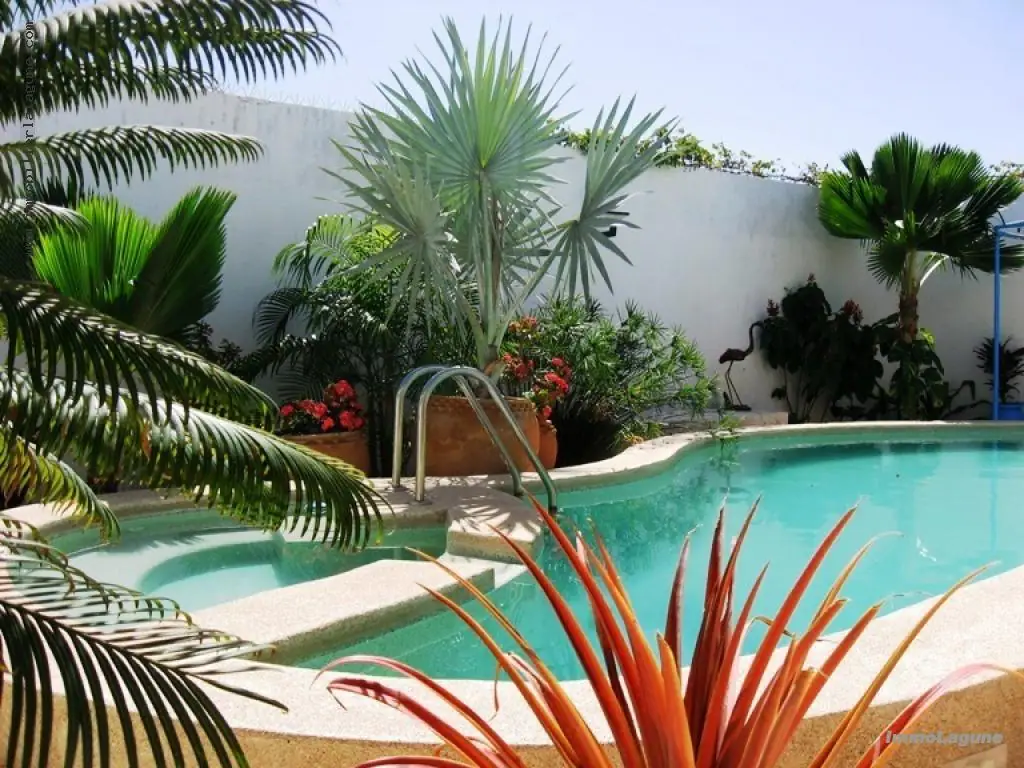 Villa 300 m² à Mbaling — photo 4