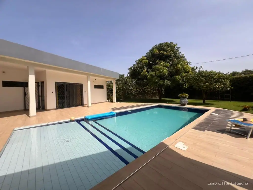 Villa 369 m² à Saly — photo 3