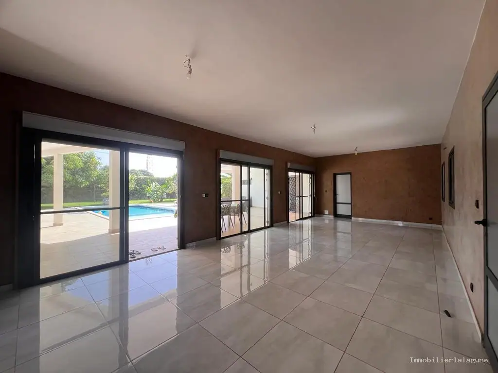 Villa 369 m² à Saly — photo 5