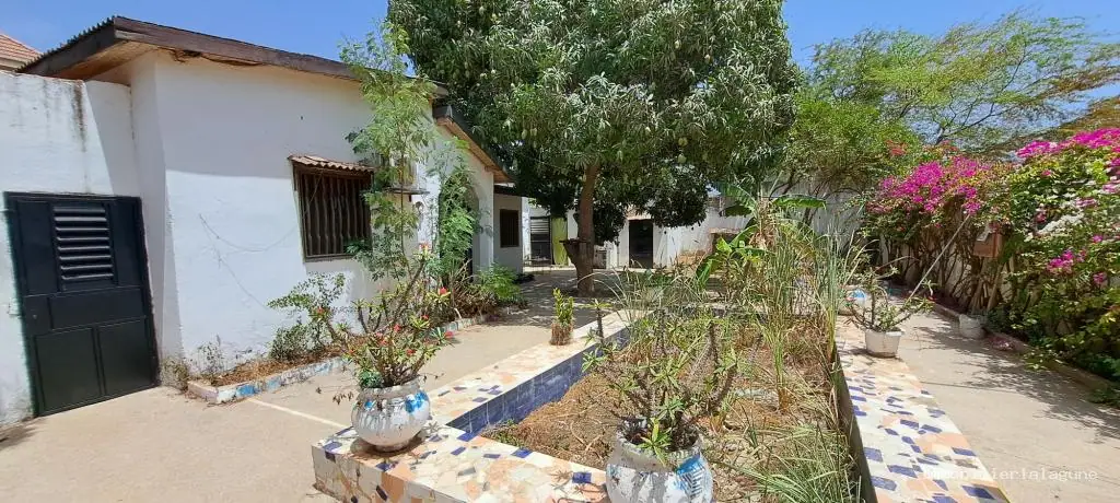 Villa 107 m² à Warang — photo 2