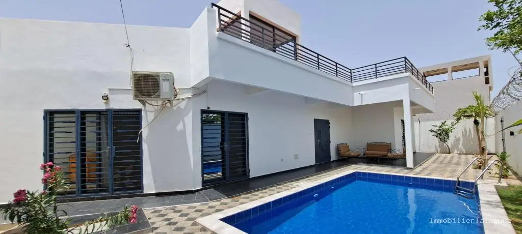 Villa 330 m² à Saly — photo 2