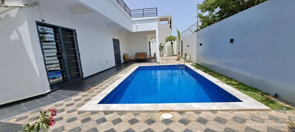 Villa 330 m² à Saly — photo 3