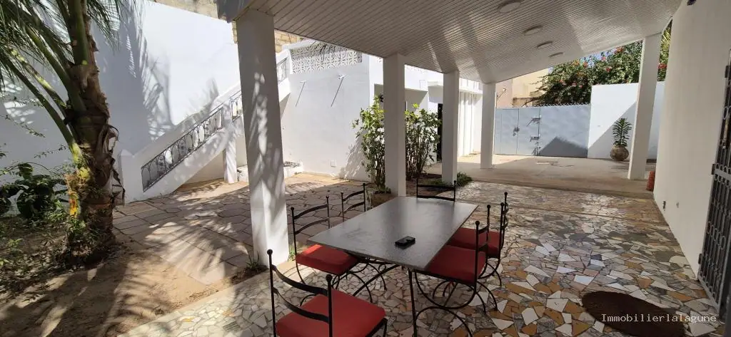 Villa 240 m² à Saly — photo 3