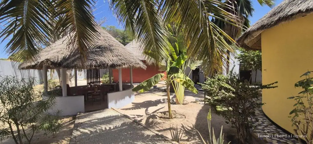 Villa 670 m² à Warang — photo 4