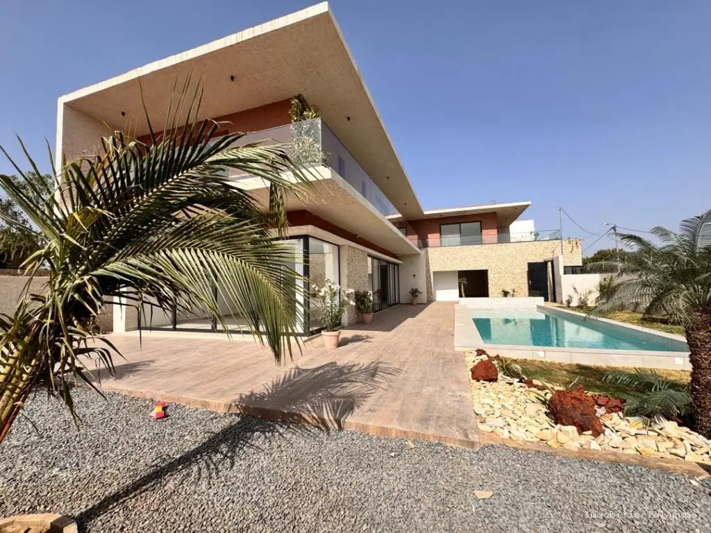 Villa 315 m² à Saly — photo 2