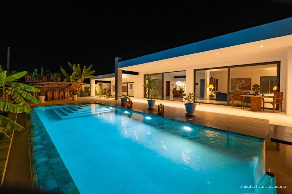 Villa à Nianing — référence V3318