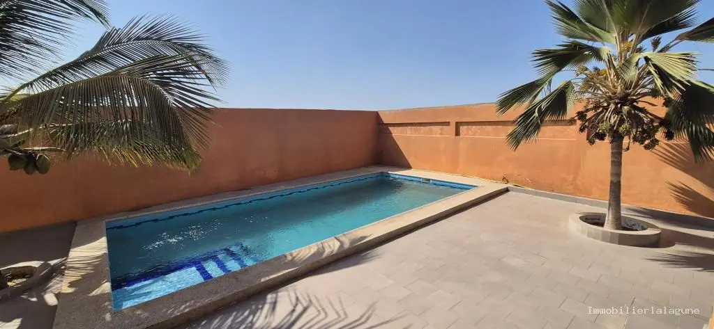 Villa 167 m² à Warang — photo 3