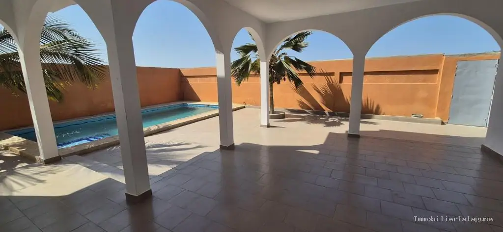 Villa 167 m² à Warang — photo 4