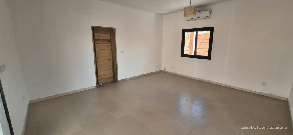 Villa 167 m² à Warang — photo 5